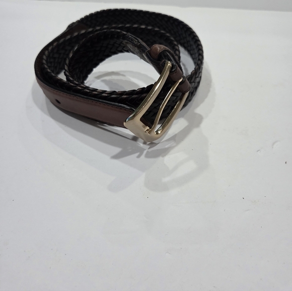 The Unbranded Brand Other - Classic Brown Leather Woven Belt with Gold Buckle Sz.42 /105